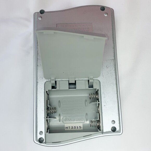 Tiger "Lights Out" handheld Video Game 1995 -- Operational - Picture 4 of 5